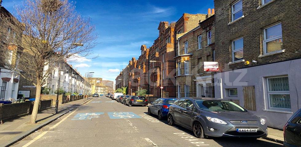 			LET , 2 Bedroom, 1 bath, 1 reception Apartment			 Elliotts Row, Elephant & Castle/Lambeth North